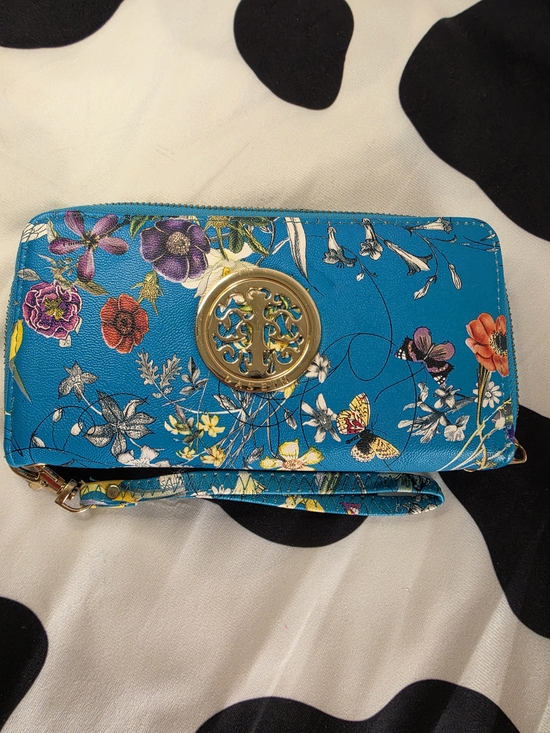 Tory Burch Handbags - Tory Burch Turquoise Floral Wristlet with Gold Logo